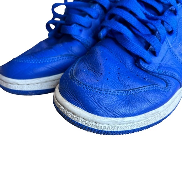 2018
Air Jordan 1 Retro High OG 'Hyper Royal - Picture 5 of 7